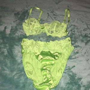 VTG Lime green lace,  Victoria's Secret bra/ panty